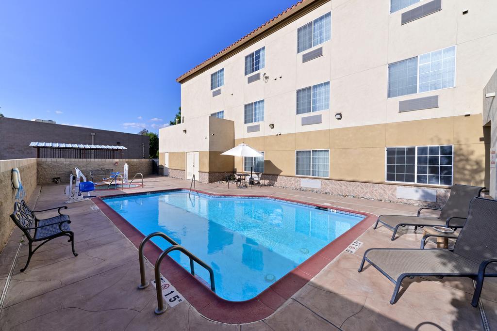 Comfort Suites Bakersfield Exterior foto