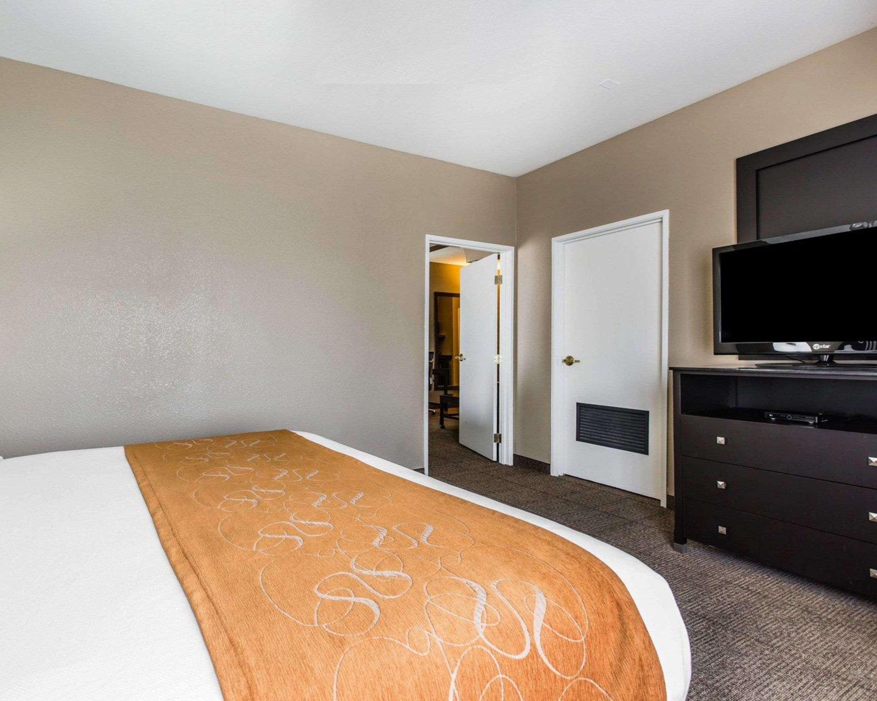 Comfort Suites Bakersfield Exterior foto