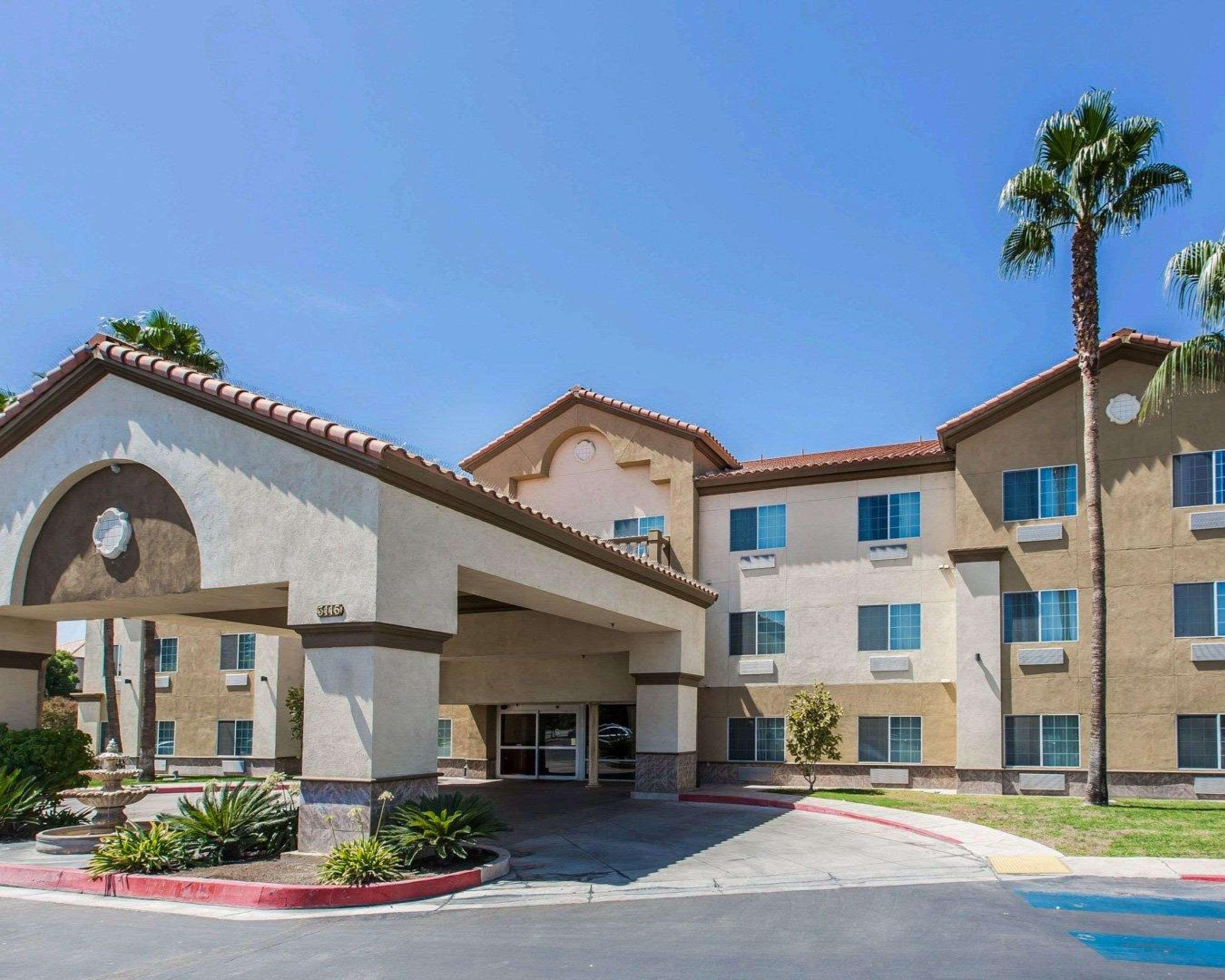 Comfort Suites Bakersfield Exterior foto
