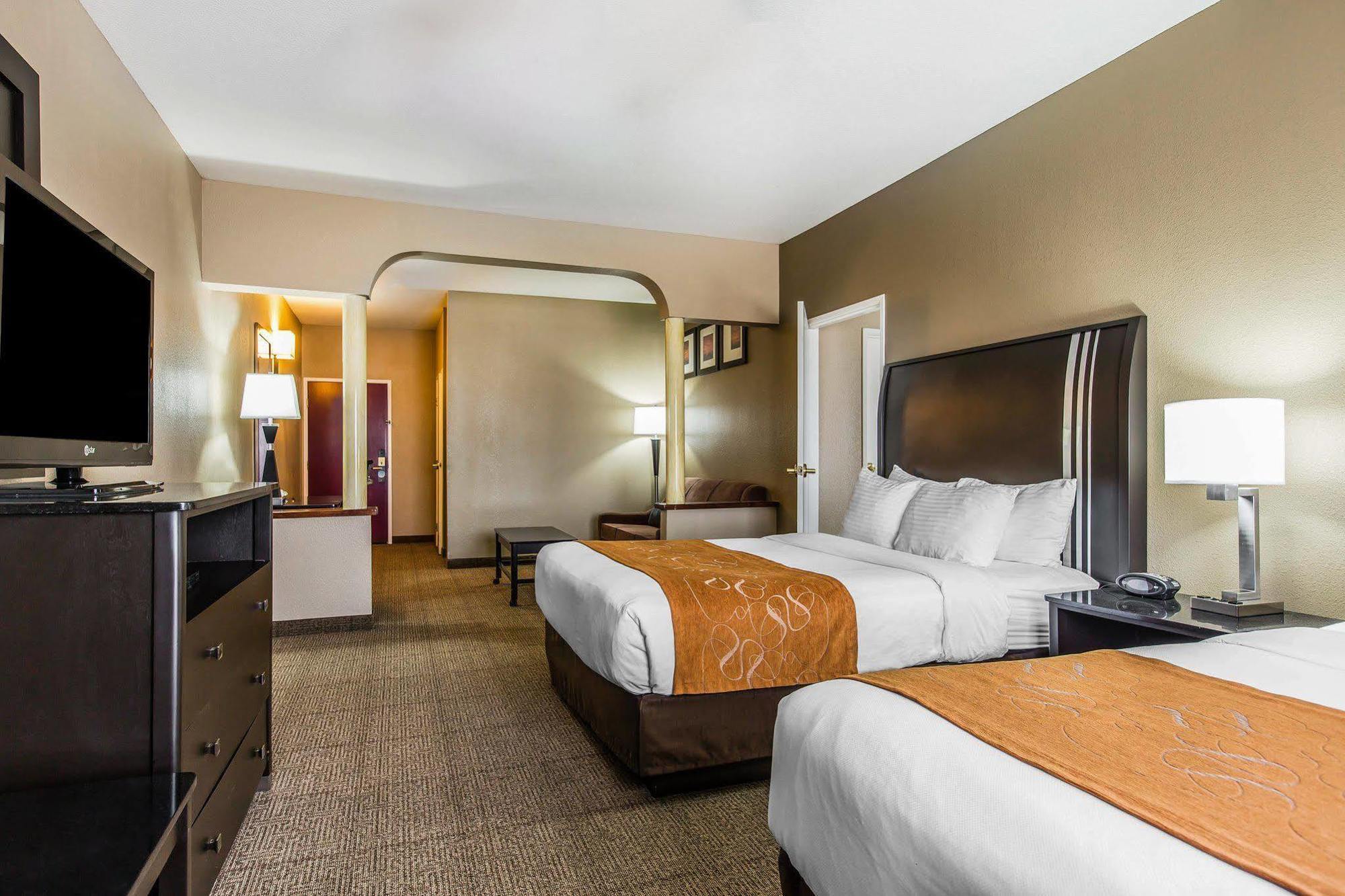 Comfort Suites Bakersfield Exterior foto